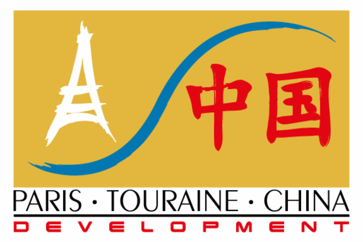 Logo Touraine China Développement avec la Tour Eiffel et des caractères chinois